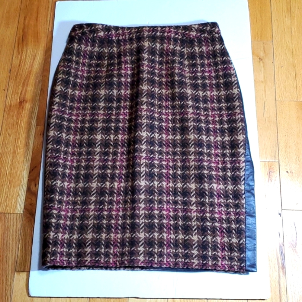 Etcetera wool skirt and leathe warn size 8 Very good condition for any occasion